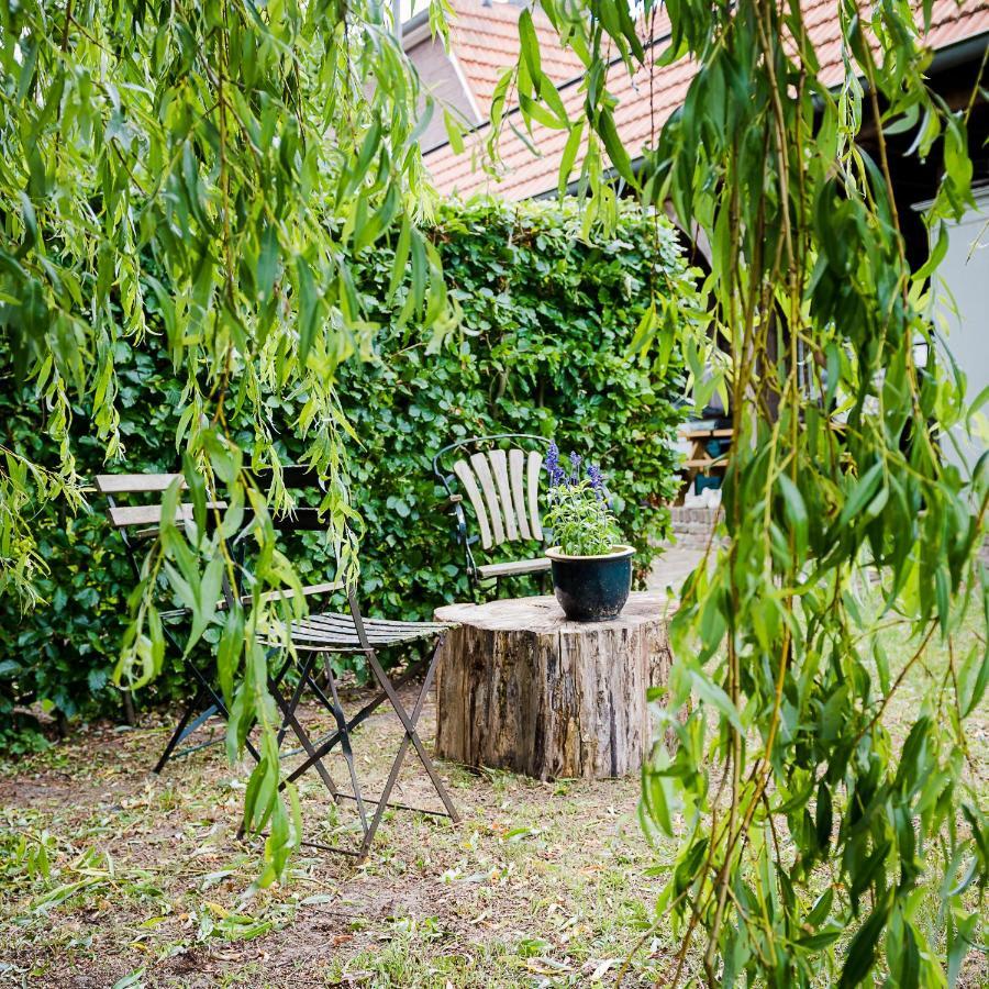 Aan De Molenberg Bed & Breakfast Broekhuizen  Eksteriør bilde